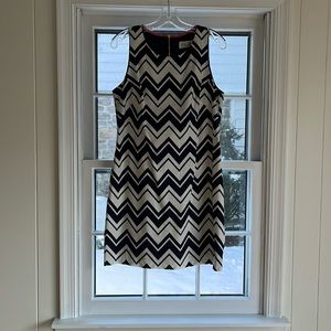 ELIZA J CHEVRON PATTERN SLEEVELESS DRESS NAVY/WHITE SIZE 10